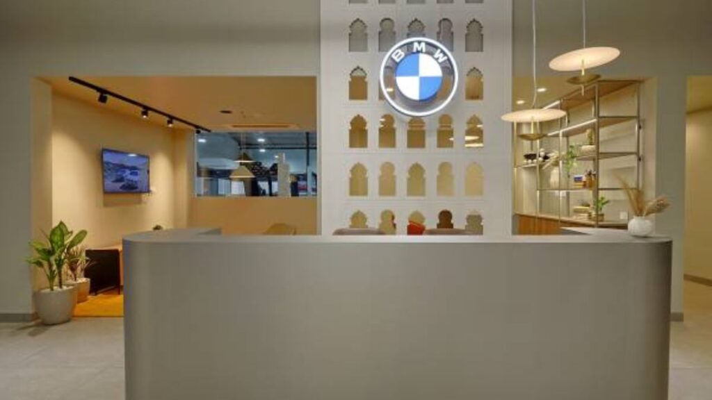 BMW Retail.NEXT, luxury cars