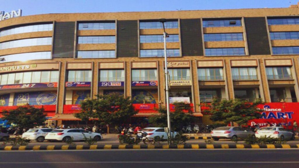 Yash Arian Commercial Complex